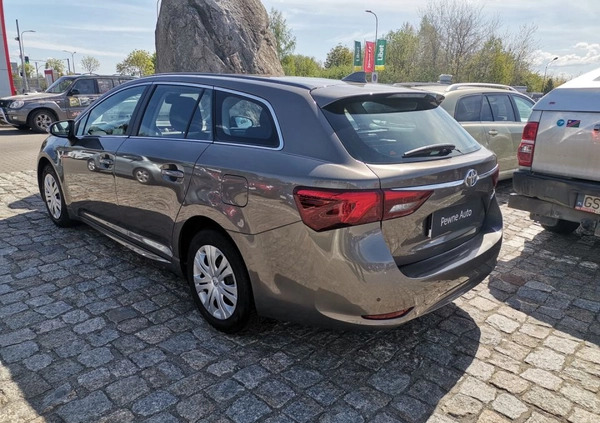 Toyota Avensis cena 61900 przebieg: 120200, rok produkcji 2017 z Okonek małe 121